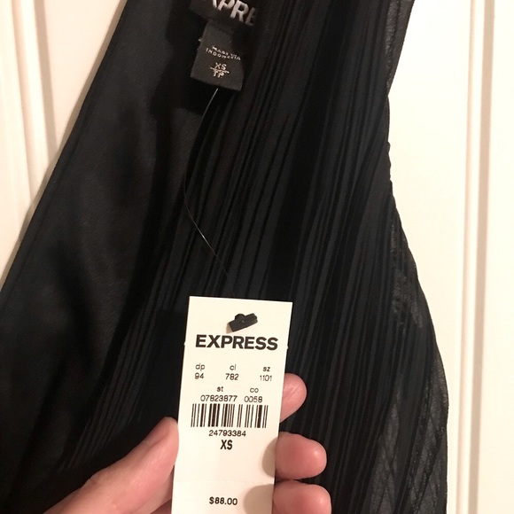 XS Express Black Pleated Wrap Front Cropped Jumpsuit nursing friendly - Picture 6 of 6